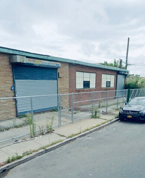 23 Nassau Ave, Inwood, NY à louer - Photo de l’immeuble – Image 3 sur 9