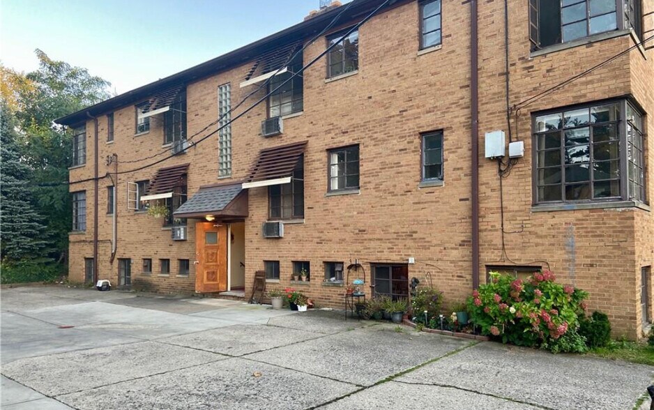 19860 Lorain Rd, Fairview Park, OH à vendre - Photo de l’immeuble – Image 3 sur 29