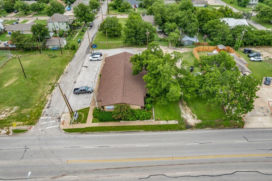 920 N Main St, Taylor, TX à vendre - Photo de l’immeuble – Image 2 sur 4