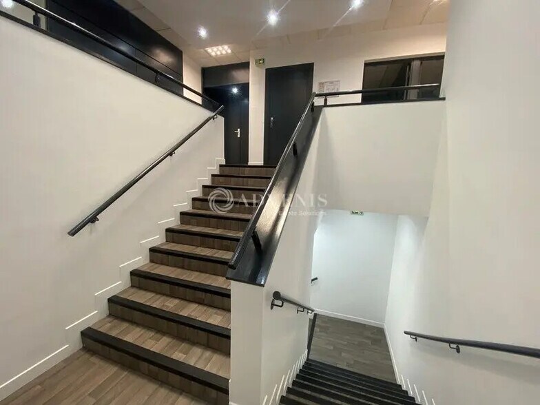 Bureau dans Cergy à louer - Photo de l’immeuble – Image 3 sur 5