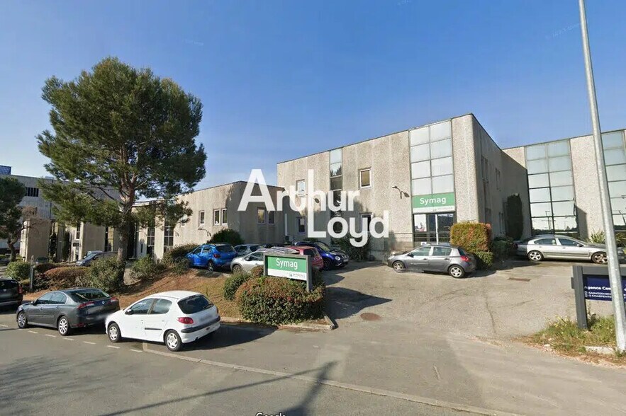 Local d’activités dans Antibes à louer - Photo de l’immeuble – Image 1 sur 3
