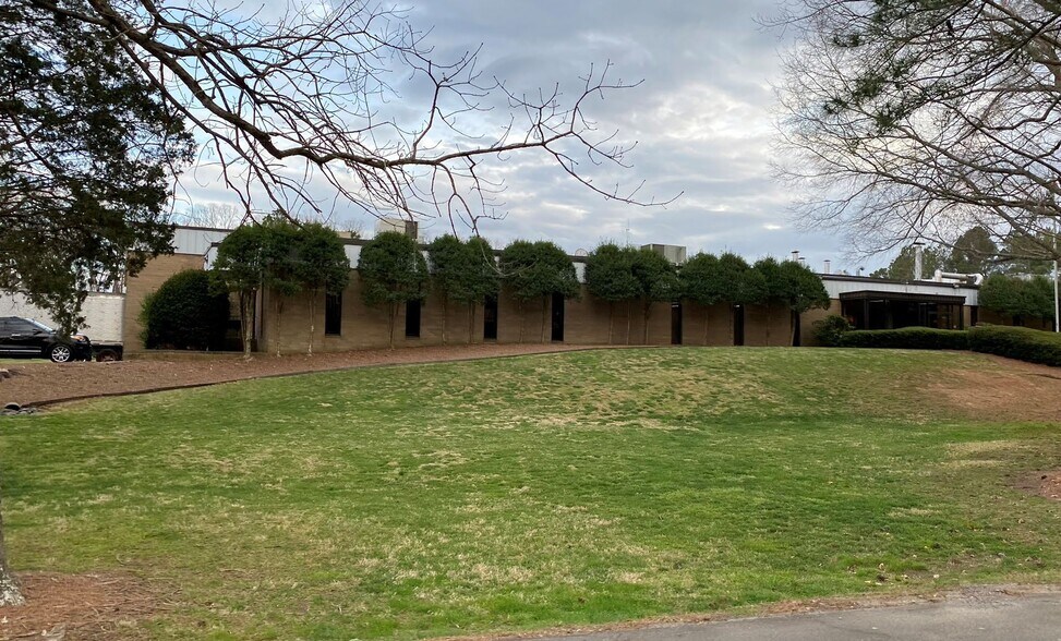 300 Acme Dr portefeuille de 2 biens à vendre sur LoopNet.fr - Photo principale – Image 1 sur 1