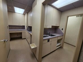 30201 Dequindre Rd, Madison Heights, MI à louer Photo intérieure– Image 1 sur 7