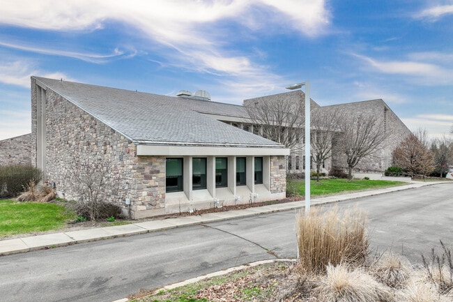 Plus de détails pour 2501 Wilmington Rd, New Castle, PA - Bureau à vendre