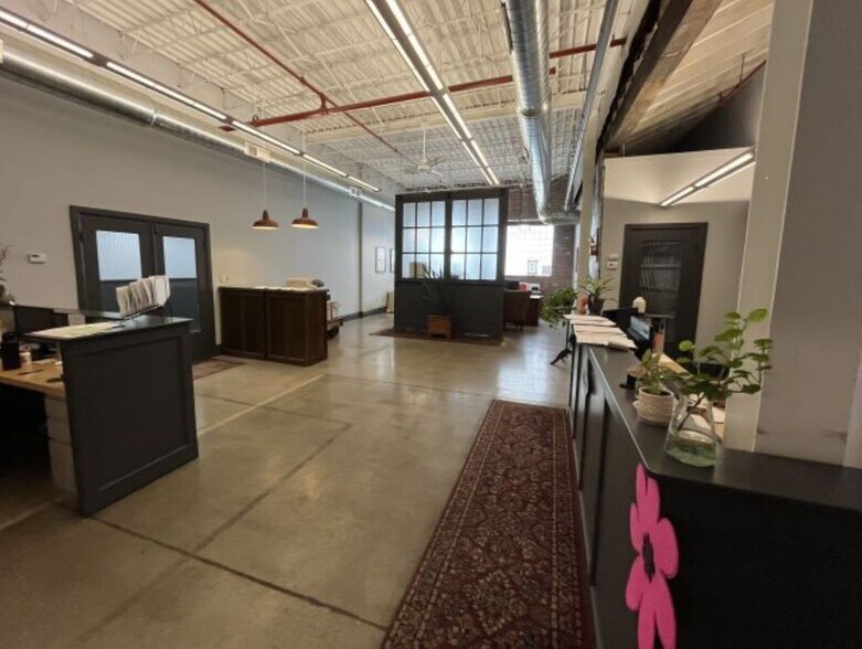 501 Cornwall Ave, Buffalo, NY à louer - Photo de l’immeuble – Image 2 sur 5