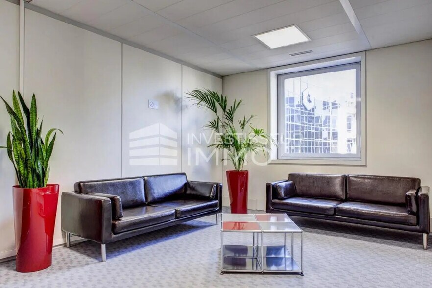 Bureau dans Courbevoie à louer - Photo de l’immeuble – Image 1 sur 6