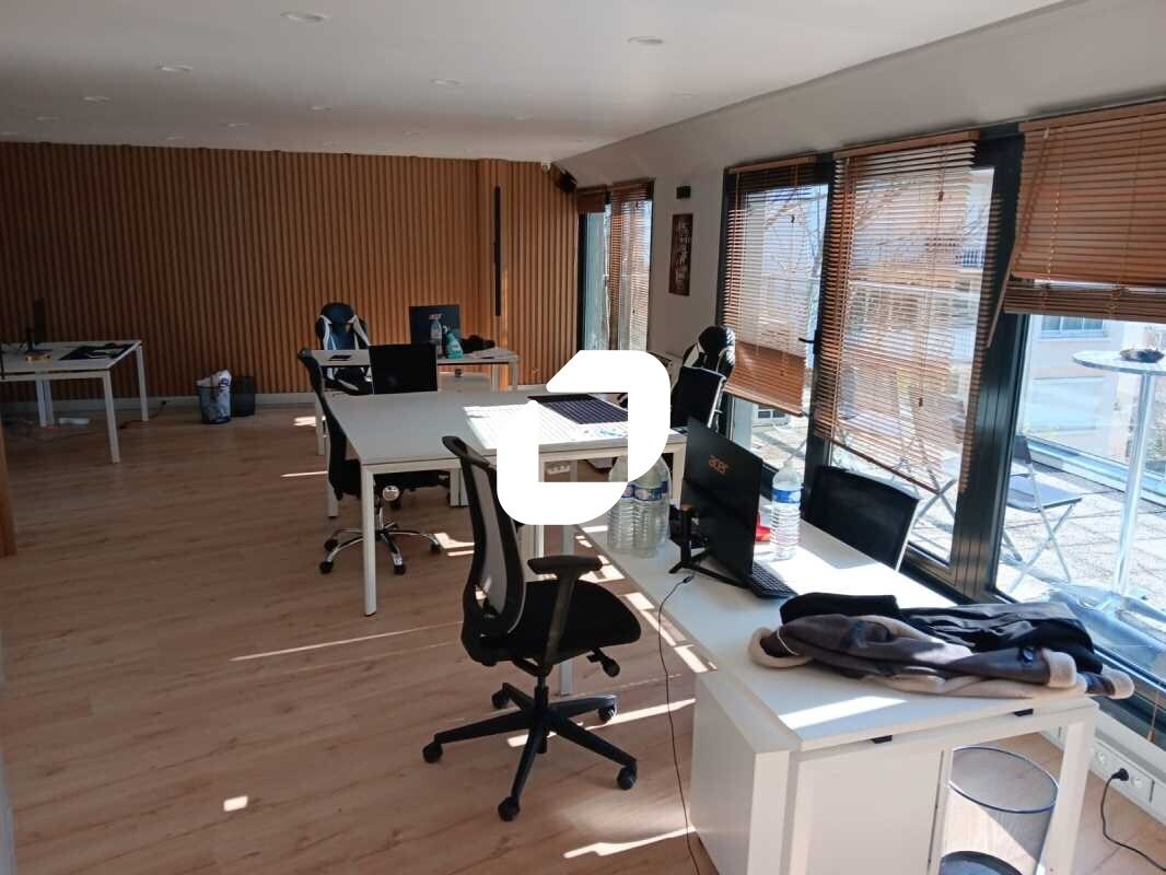 Bureau dans Courbevoie à louer Photo intérieure– Image 1 sur 2