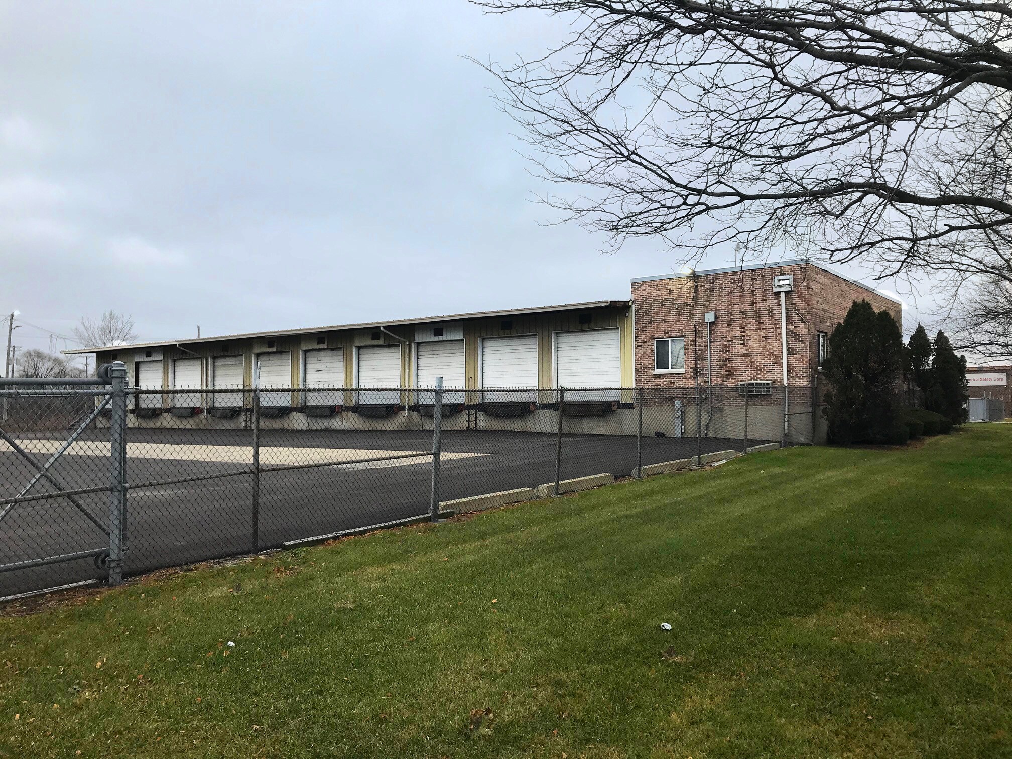 720 Greenleaf Ave, Elk Grove Village, IL à louer Photo principale– Image 1 sur 4