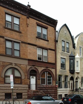 Plus de détails pour 2402 Spruce St, Philadelphia, PA - Logement à vendre