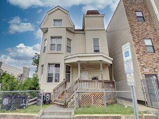 Plus de détails pour 81 Auburn St, Paterson, NJ - Logement à vendre