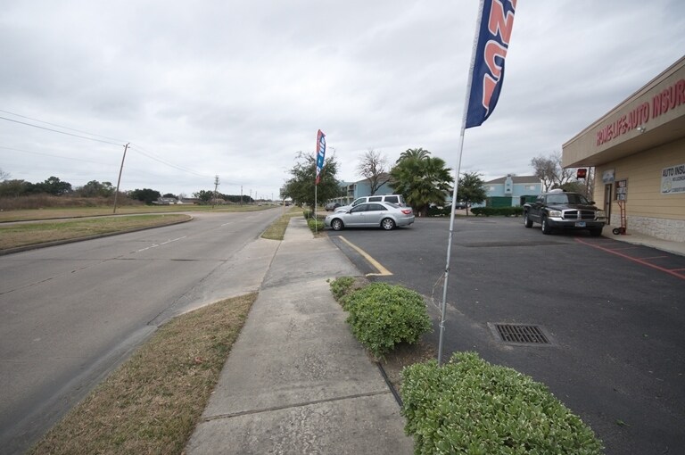 2555 Allen Genoa Rd, Pasadena, TX à vendre - Photo de l’immeuble – Image 3 sur 43