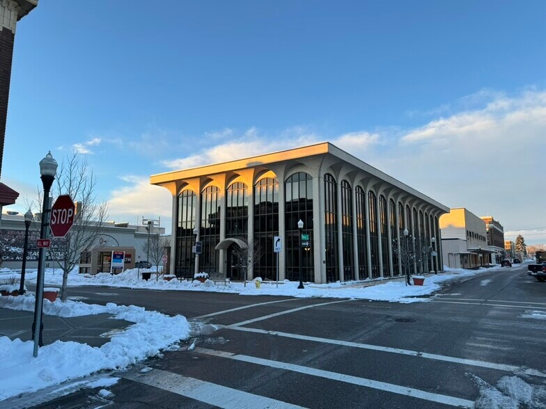 320 A St, Idaho Falls, ID à vendre - Photo de l’immeuble – Image 3 sur 13