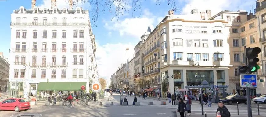 Bureau dans Lyon à louer - Photo de l’immeuble – Image 1 sur 10