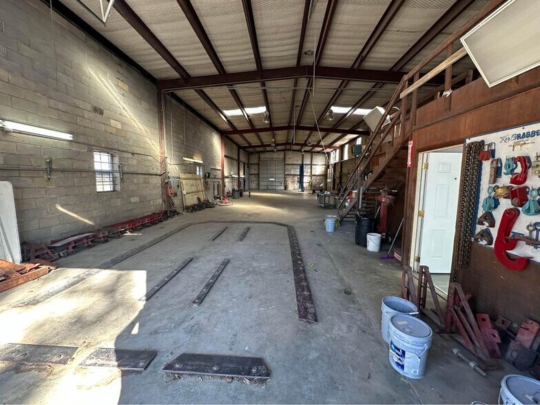 306 N Perry St, Palestine, TX à louer - Photo de l’immeuble – Image 3 sur 10
