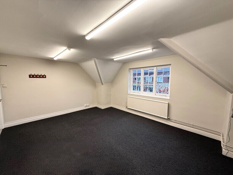 Packhorse Rd, Gerrards Cross à louer - Photo de l’immeuble – Image 3 sur 4