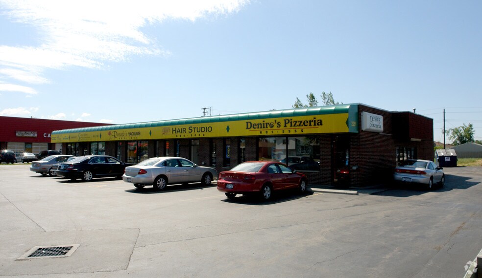2251 George Urban Blvd, Depew, NY à louer - Photo de l’immeuble – Image 3 sur 3