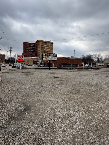 47-53 Pittsburgh St, Uniontown, PA à louer - Photo de l’immeuble – Image 1 sur 13
