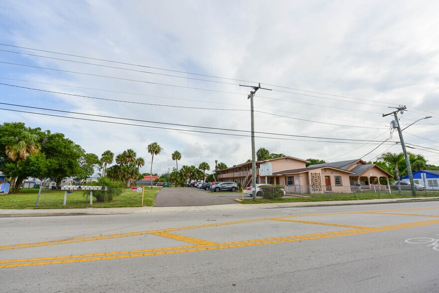 621 Peachtree St, Cocoa, FL à vendre - Photo de l’immeuble – Image 3 sur 8
