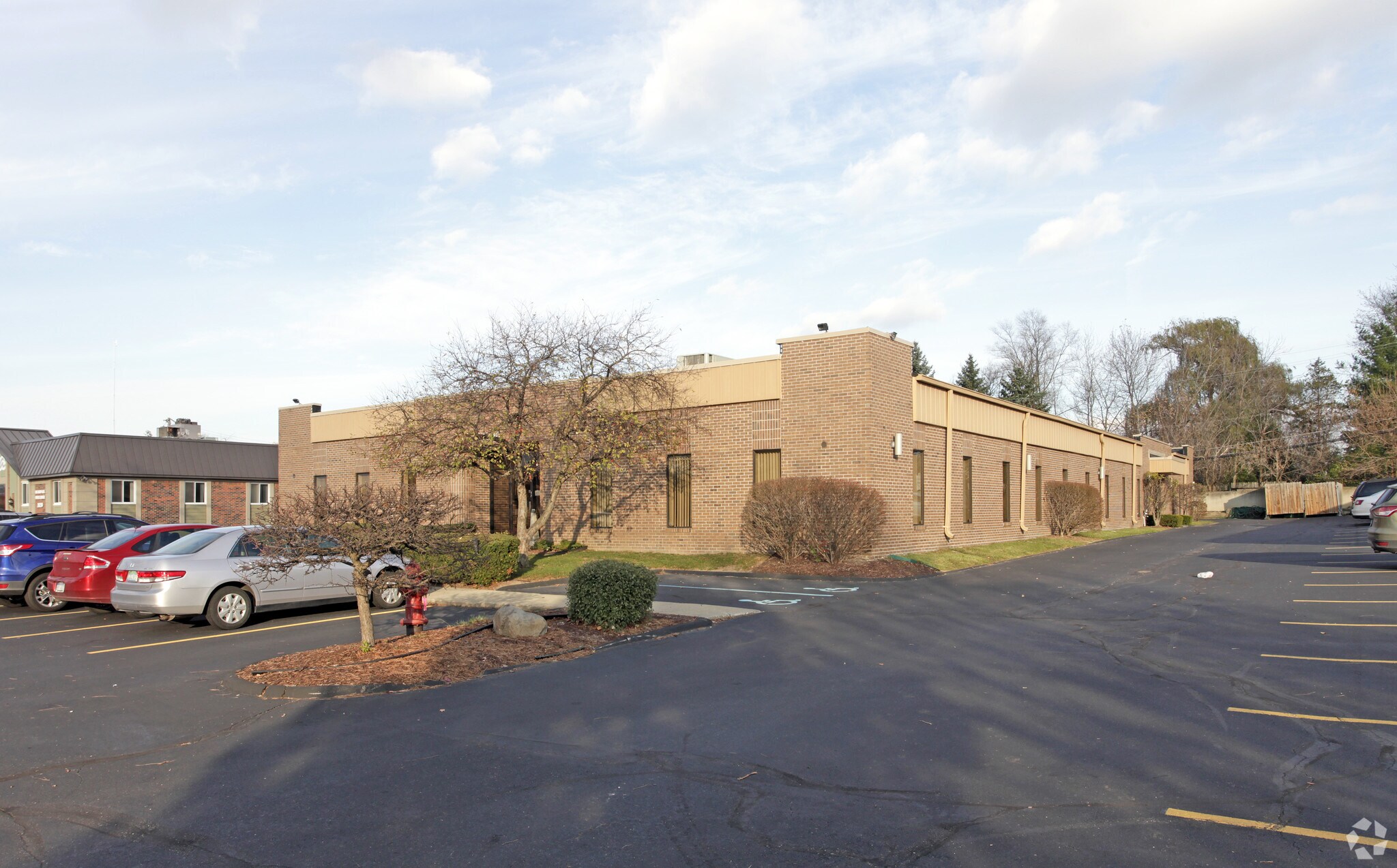 28200 Orchard Lake Rd, Farmington Hills, MI à louer Photo principale– Image 1 sur 6