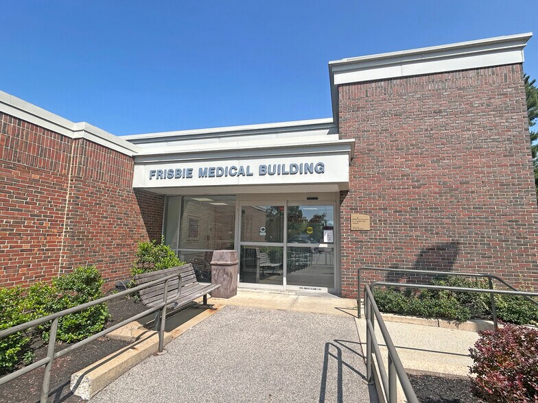 21 Whitehall Rd, Rochester, NH à louer - Photo de l’immeuble – Image 1 sur 5