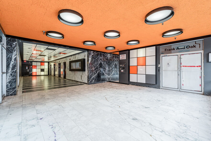 160 Rue Saint-Viateur E, Montréal, QC à louer - Photo de l’immeuble – Image 3 sur 7