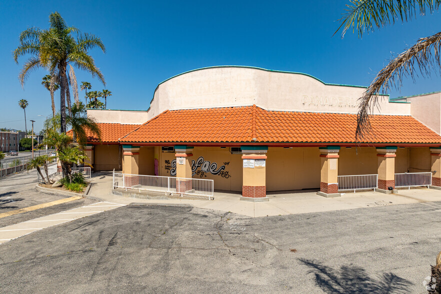 21555-21627 Roscoe Blvd, Canoga Park, CA à louer - Photo principale – Image 1 sur 4