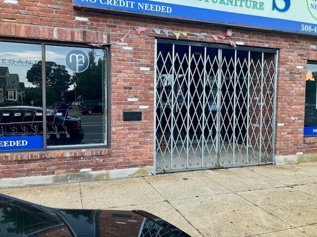 569-577 Mill St, New Bedford, MA à louer Photo intérieure– Image 1 sur 9