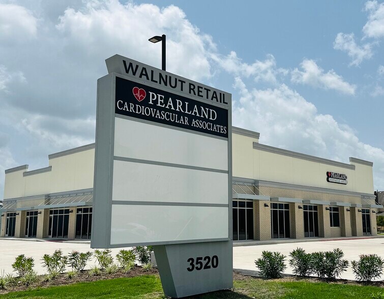 3520 E Walnut St, Pearland, TX à louer - Photo de l’immeuble – Image 2 sur 2