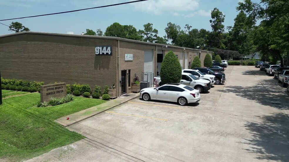 9135 Spring Branch Dr, Houston, TX à louer - Vidéo sur l’annonce professionnelle – Image 2 sur 7