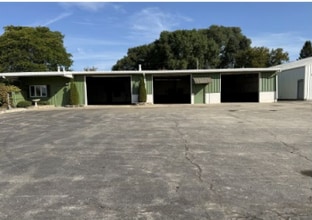 6830 S Howell Ave, Oak Creek, WI à vendre Photo de l’immeuble– Image 2 sur 9