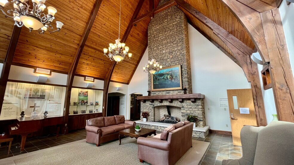 125 N Lakeshore Dr, Lake Junaluska, NC à louer - Photo de l’immeuble – Image 3 sur 15