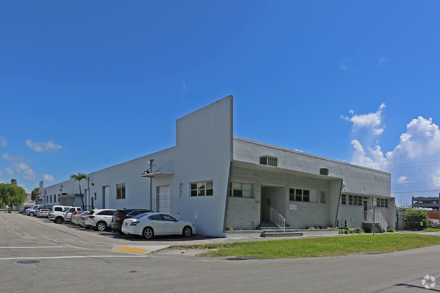 14201-14211 NE 18th Ave, Miami, FL à louer - Photo principale – Image 2 sur 19