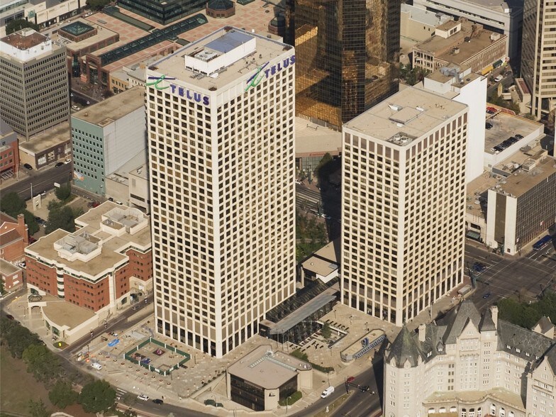 10020 100th St NW, Edmonton, AB à louer - Aérien – Image 2 sur 34