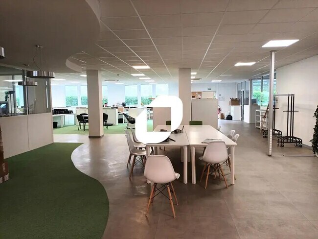 Plus de détails pour Bureau à vendre