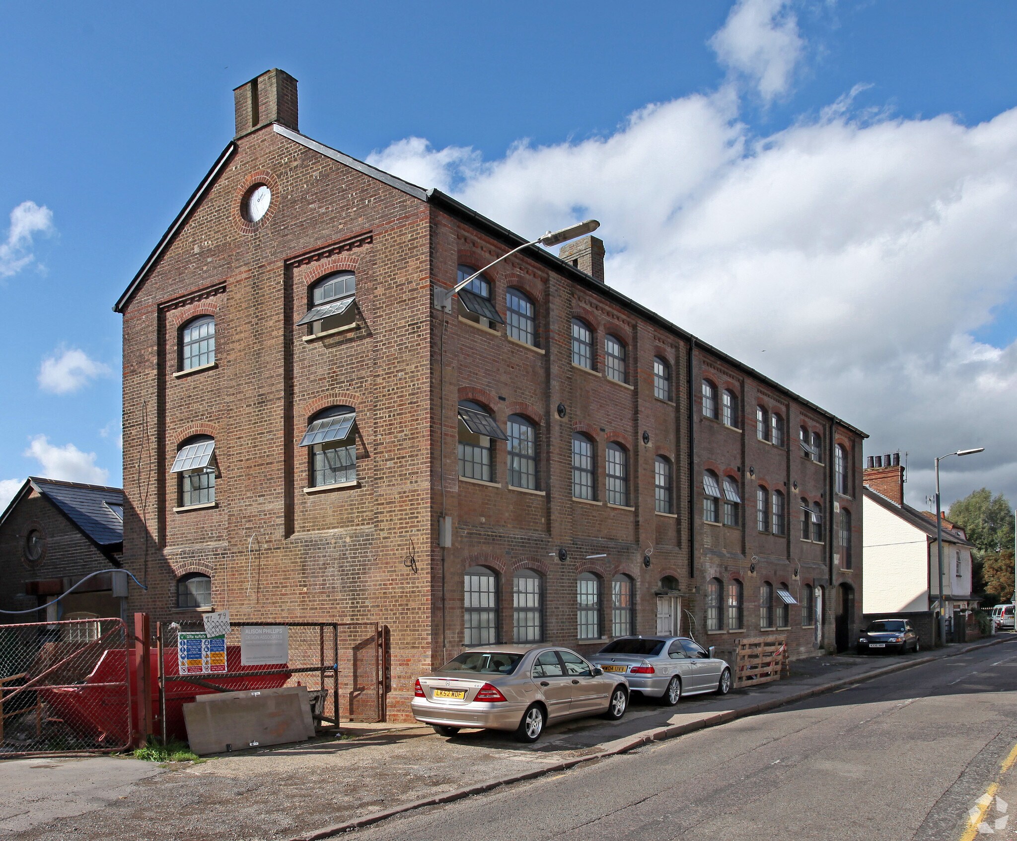 71-79 Waterside, Chesham à vendre Photo principale– Image 1 sur 4