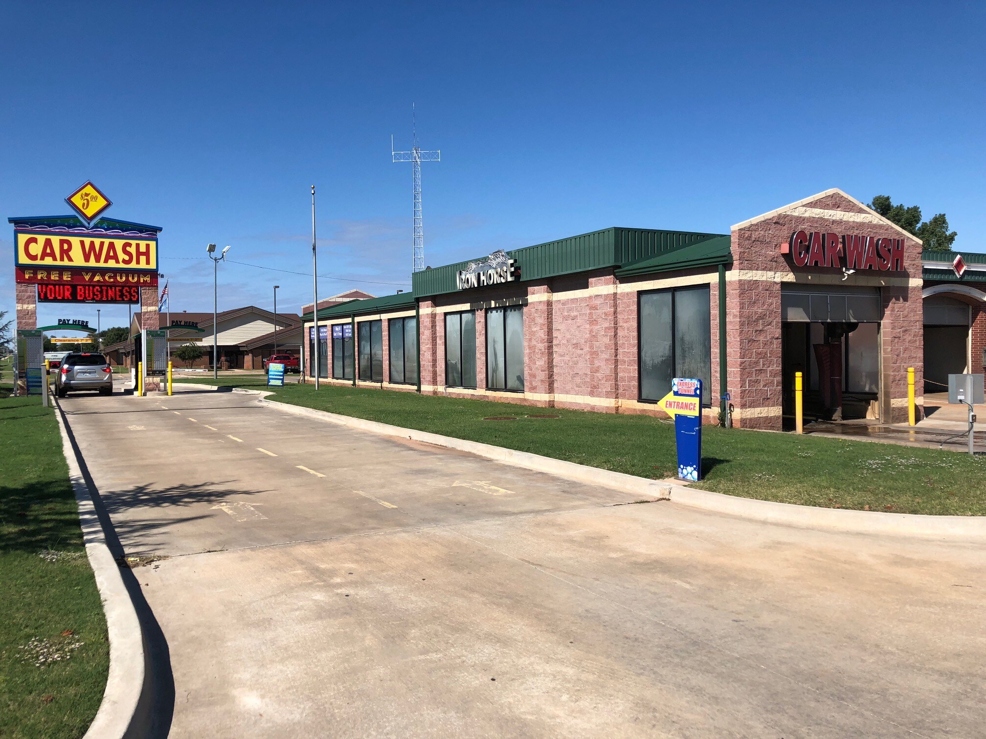 435 W State Highway 152, Mustang, OK à louer Photo de l’immeuble– Image 1 sur 7