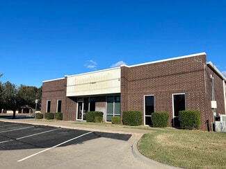 Plus de détails pour 2800 S Kelly Ave, Edmond, OK - Industriel/Logistique à louer