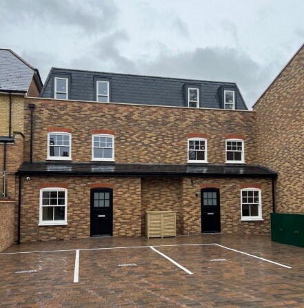 1B Rosehill, Hampton à vendre - Photo de l’immeuble – Image 1 sur 3