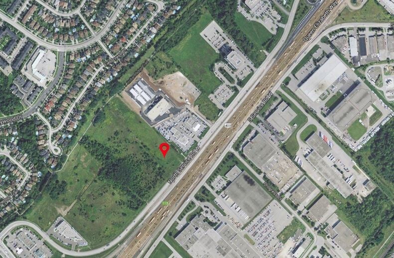 1395 N Service Rd W, Oakville, ON à louer - Photo de l’immeuble – Image 2 sur 3