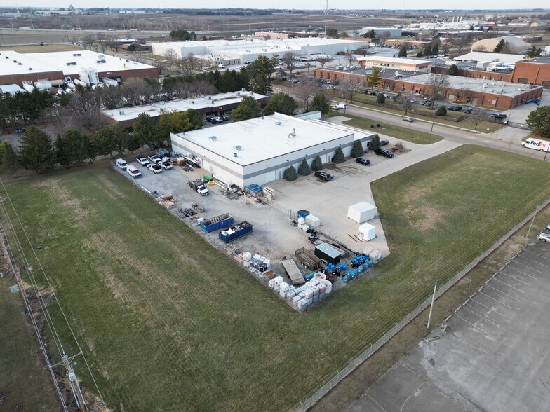 1411 Interstate Dr, Champaign, IL à vendre - Photo de l’immeuble – Image 2 sur 2