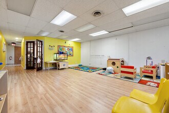 16401 E Nine Mile Rd, Eastpointe, MI à vendre Photo intérieure– Image 2 sur 2