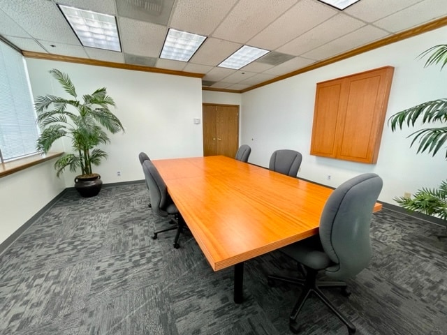 1425 W Foothill Blvd, Upland, CA à louer Photo intérieure– Image 1 sur 9