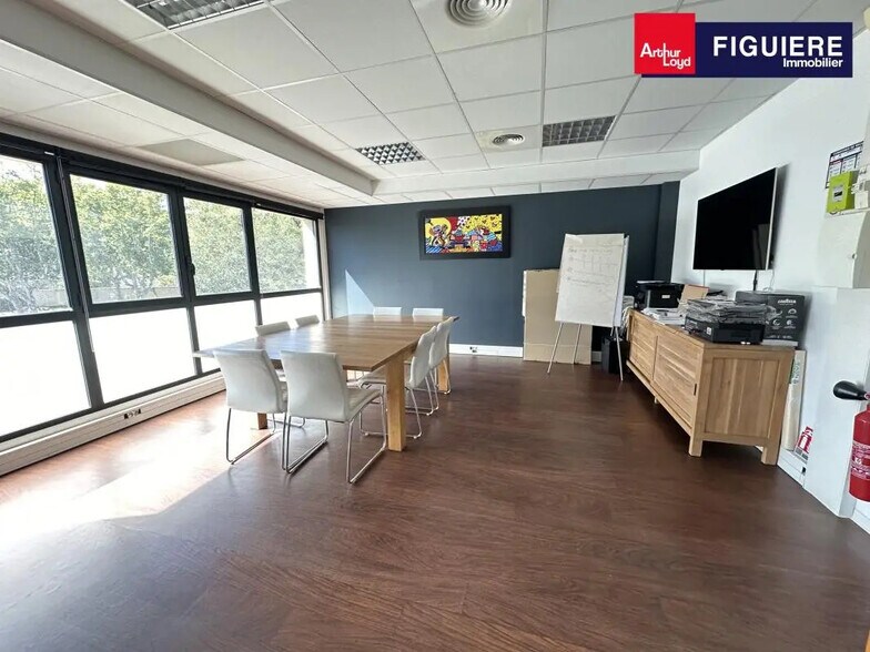 425 Allées Francois Aubrun, Le Tholonet à louer - Photo de l’immeuble – Image 3 sur 8