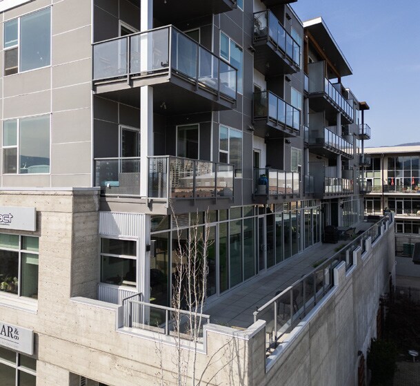 1290 St Paul St, Kelowna, BC à vendre - Photo de l’immeuble – Image 3 sur 9