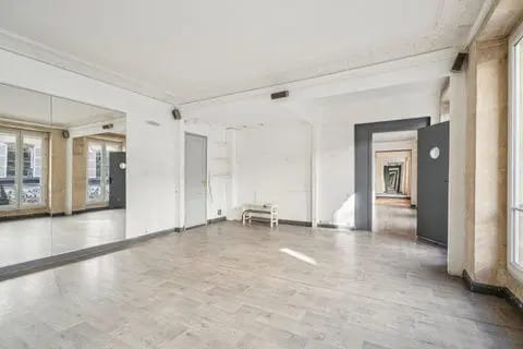 26 Rue D'Artois, Paris à louer - Photo de l’immeuble – Image 3 sur 27