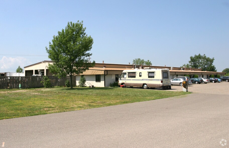 17066 County Road 87, Prior Lake, MN à louer - Photo de l’immeuble – Image 2 sur 6