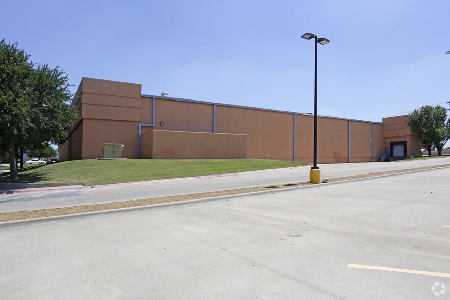 13931 N Central Expy, Dallas, TX à vendre - Photo de l’immeuble – Image 3 sur 15