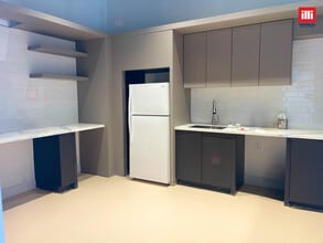 28610 Canwood St, Agoura Hills, CA à louer Photo intérieure– Image 2 sur 12