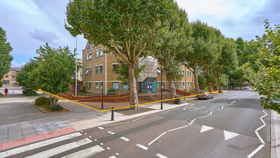 160 Manchester Rd, Londres à vendre - Photo de l’immeuble – Image 3 sur 11