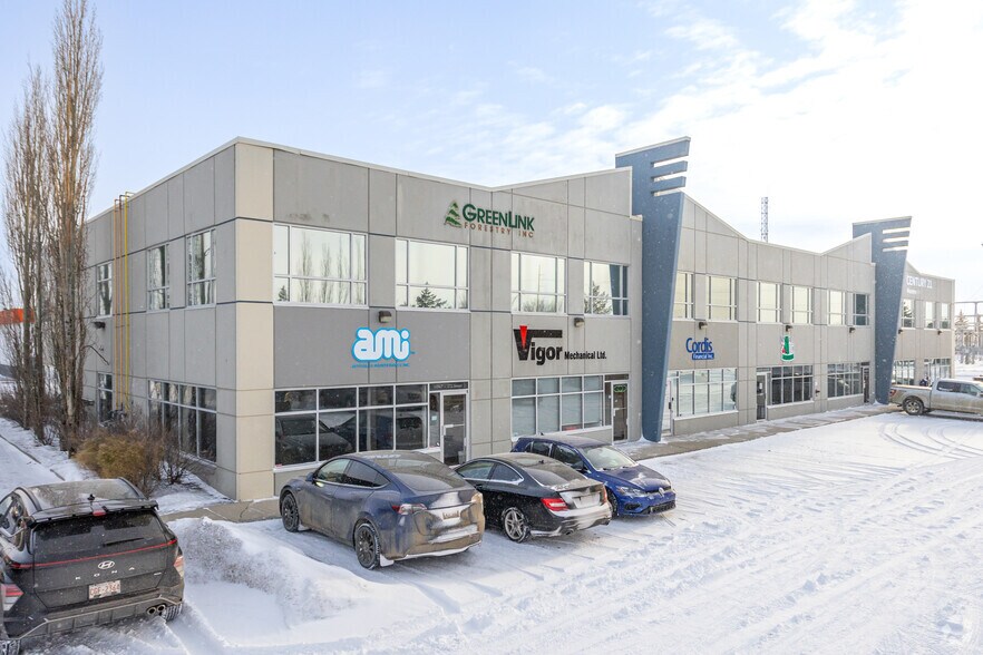 10555 172 St NW, Edmonton, AB à louer - Photo principale – Image 1 sur 3